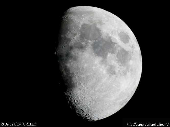 La Lune est une boule