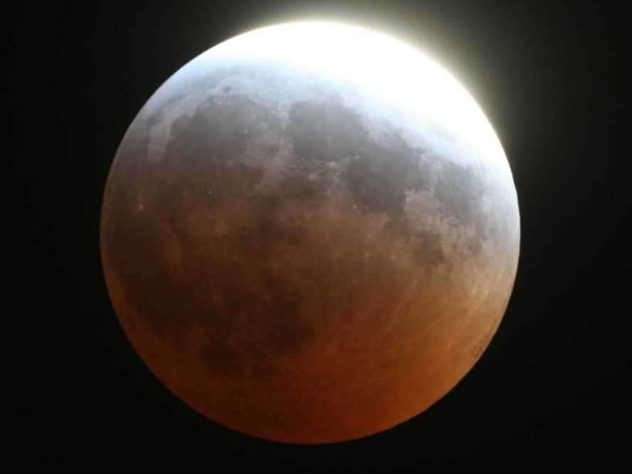Eclipse de Lune 03/03/2007 23h34 2,3s TITAN + Barlow-Clav (x1,92) + Canon EOS350D