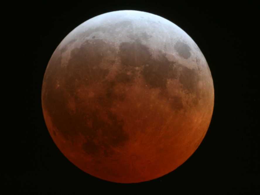 Eclipse de Lune 03/03/2007 23h49 1/15s TITAN + Barlow-Clav (x1,92) + Canon EOS350D